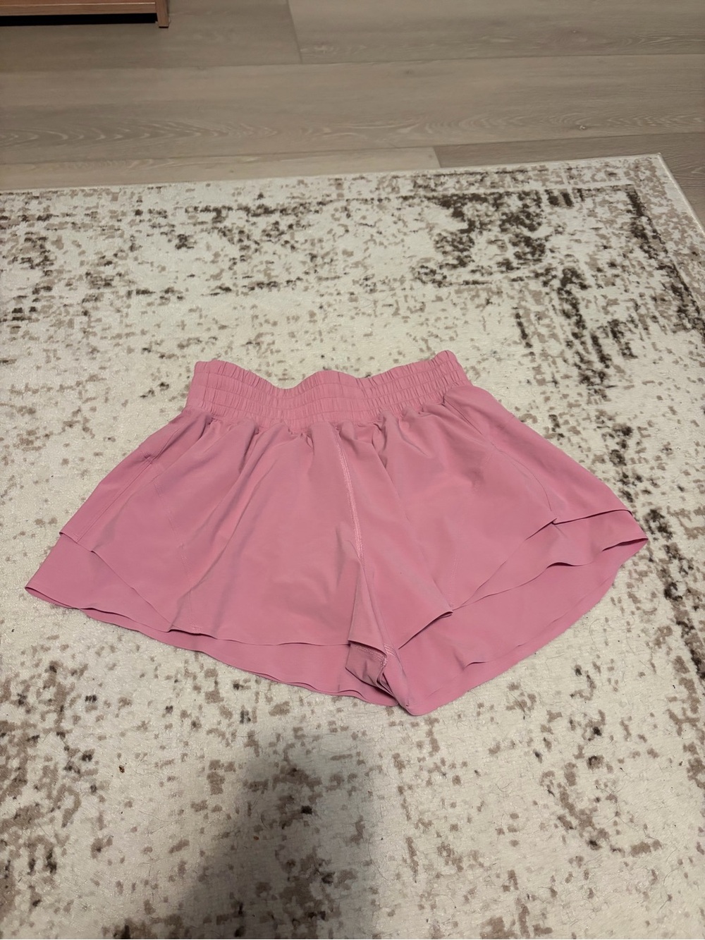 lululemon Shake it out shorts - Picture 2 of 4